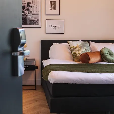 Boutique 43 Zaandam-amsterdam 2*